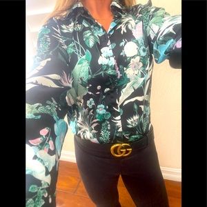 🌴💕🌴Banana Republic S women’s button up Tropical leaf print. LNWOT